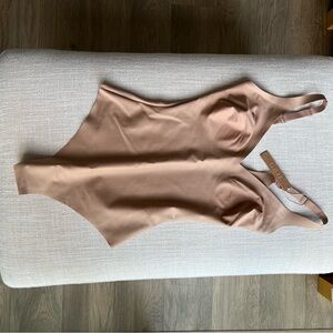 SKIMS PLUNGE BODYSUIT